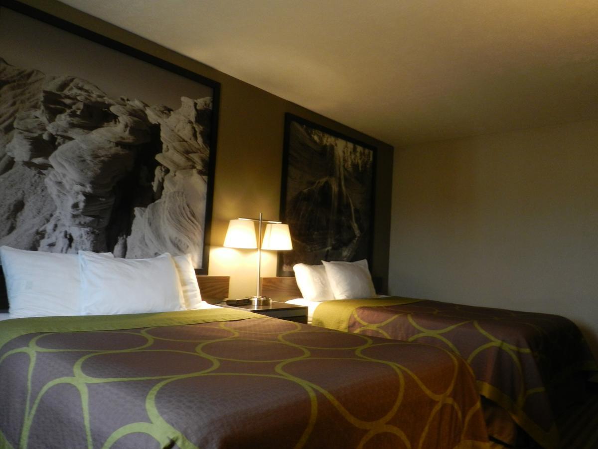 Super 8 By Wyndham Fremont Ne Motell Exteriör bild